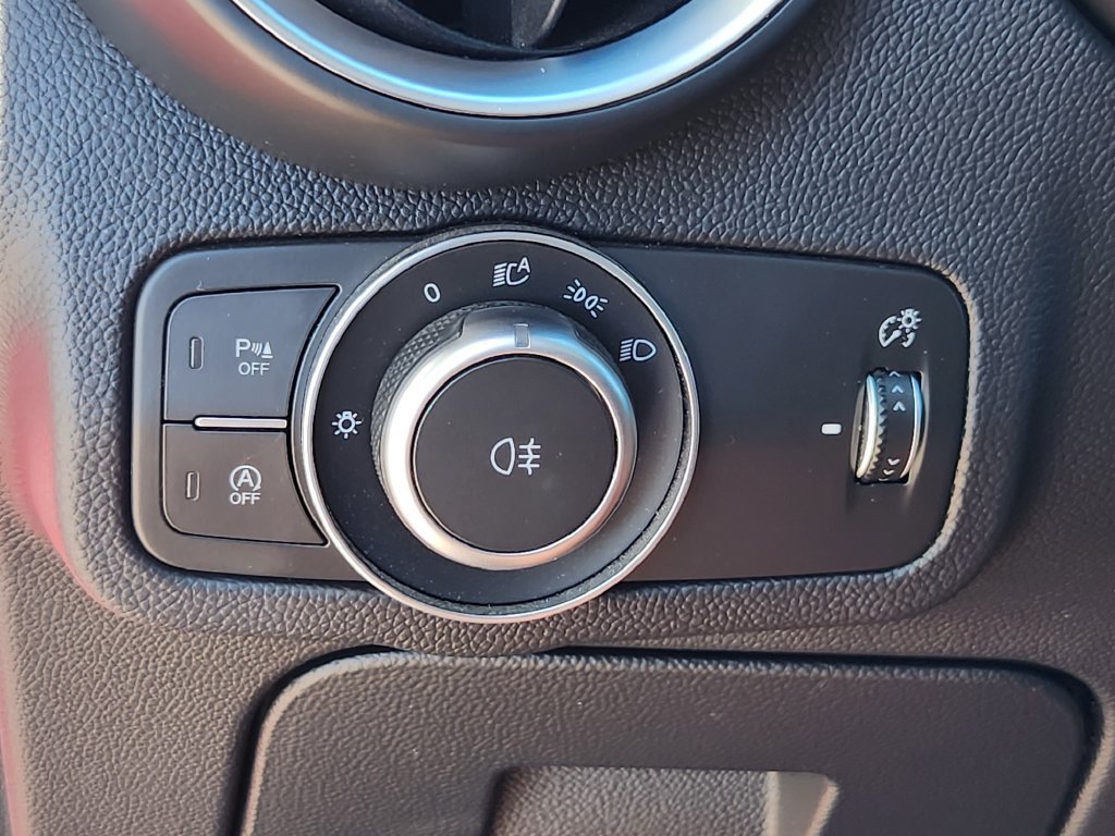 Used 2018 Alfa Romeo Stelvio Ti AWD/4WD image 12