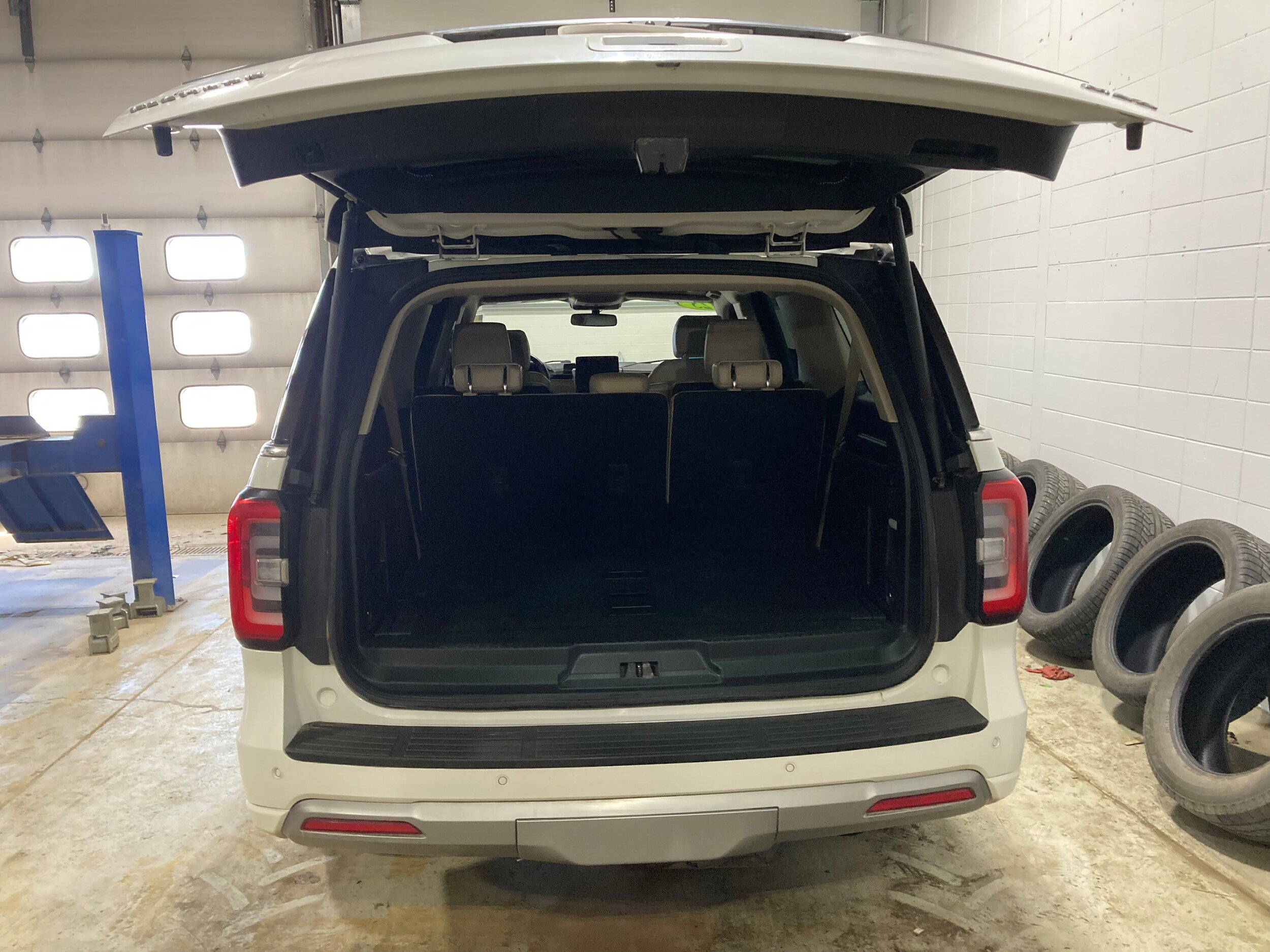 Used 2023 Ford Expedition Max Platinum AWD/4WD image 19