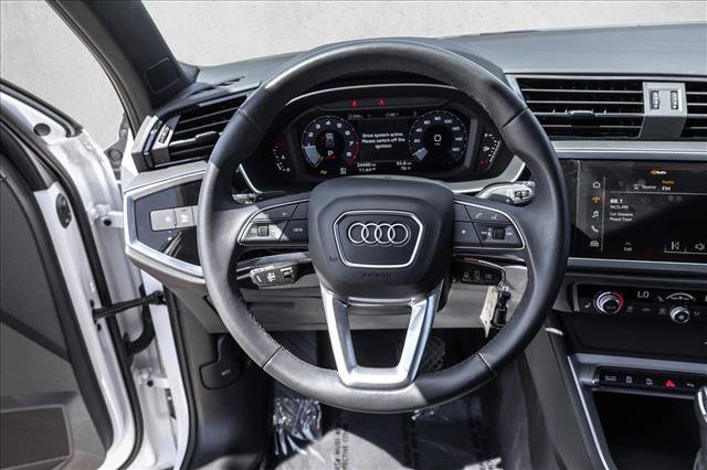 Used 2025 Audi Q3 2.0T Premium AWD/4WD image 13