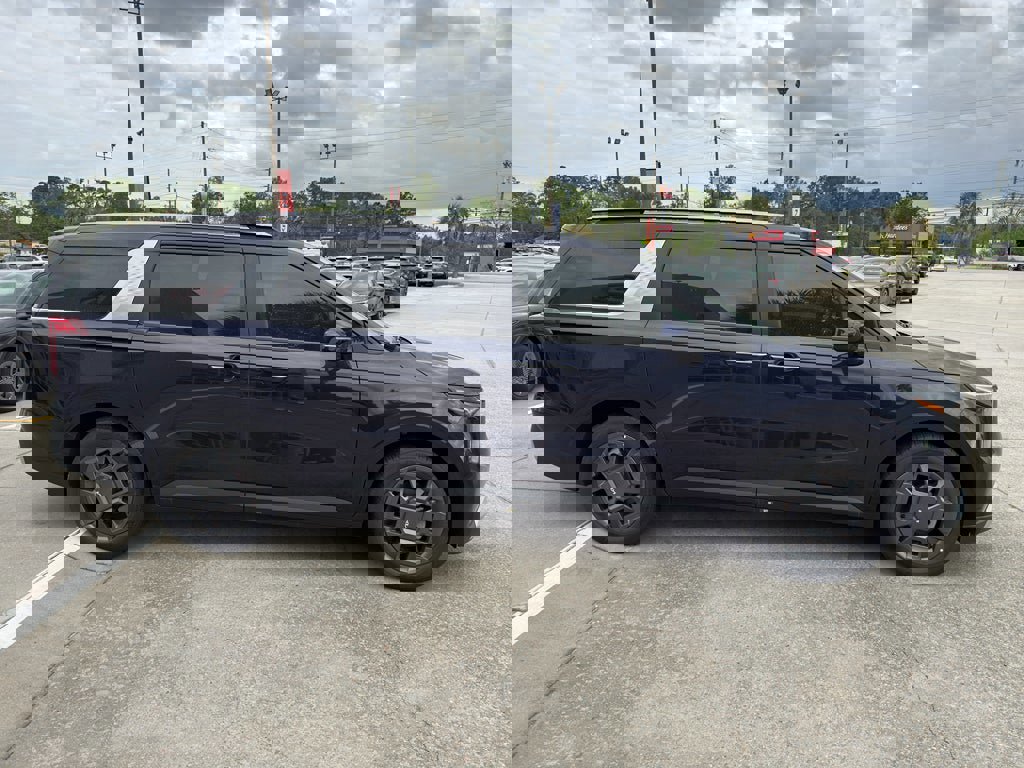 New 2026 Kia Carnival EX image 4