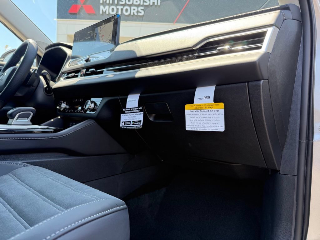 New 2026 Mitsubishi Outlander SE AWD/4WD image 17