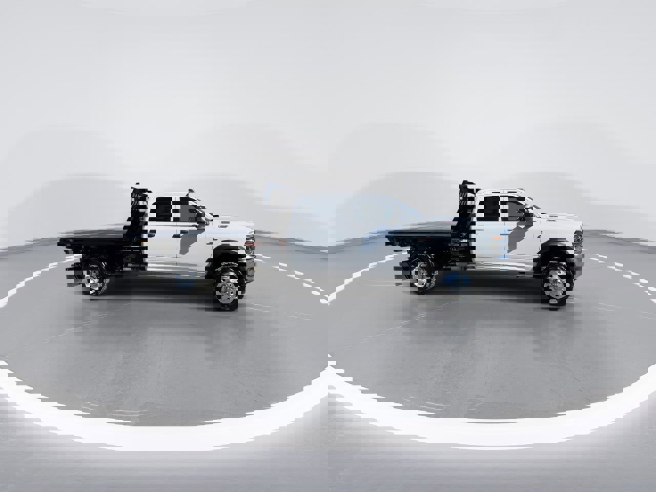 New 2026 RAM 5500 Tradesman w/ Chrome Appearance Group image 3