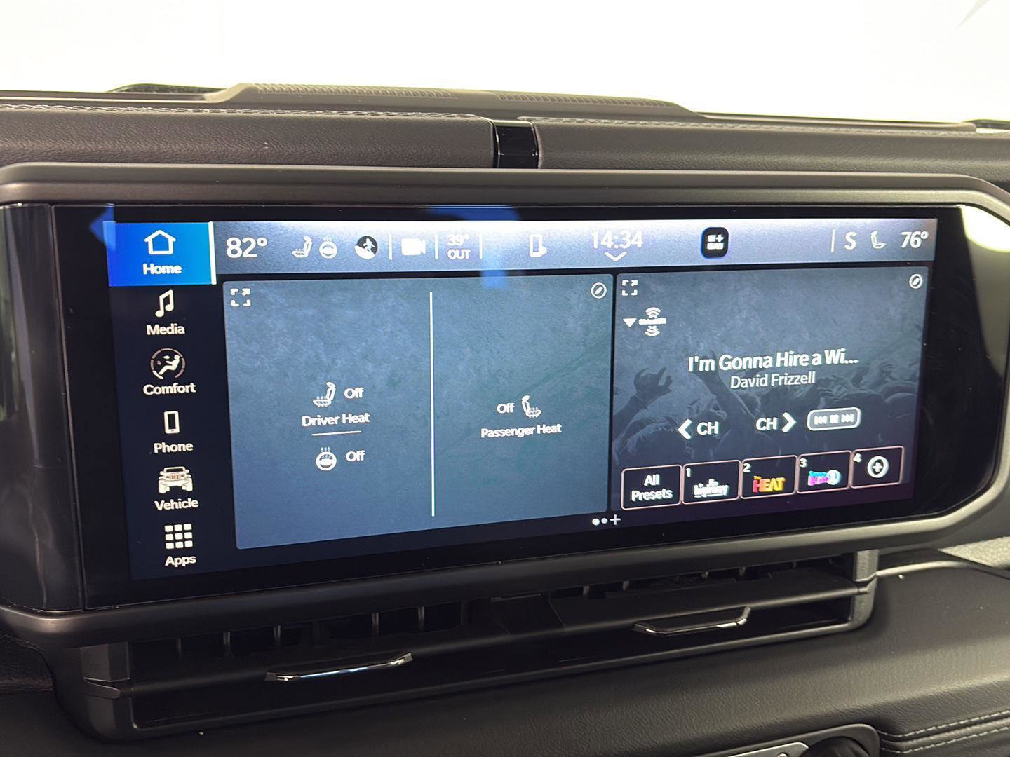 Used 2025 Jeep Gladiator Sport image 27