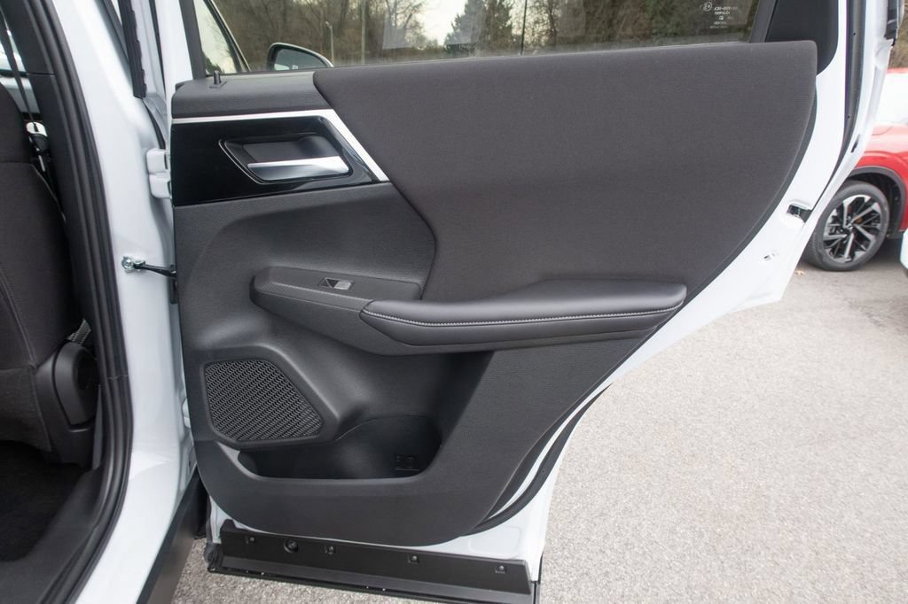 New 2025 Mitsubishi Outlander ES AWD/4WD image 17