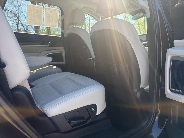 Certified 2022 Kia Telluride SX w/ SX Prestige Package AWD/4WD image 13