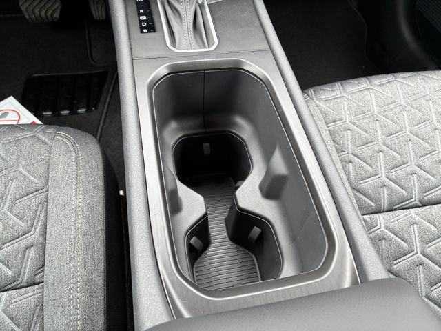 New 2026 Nissan Kicks SV w/ Charging Package FWD image 18