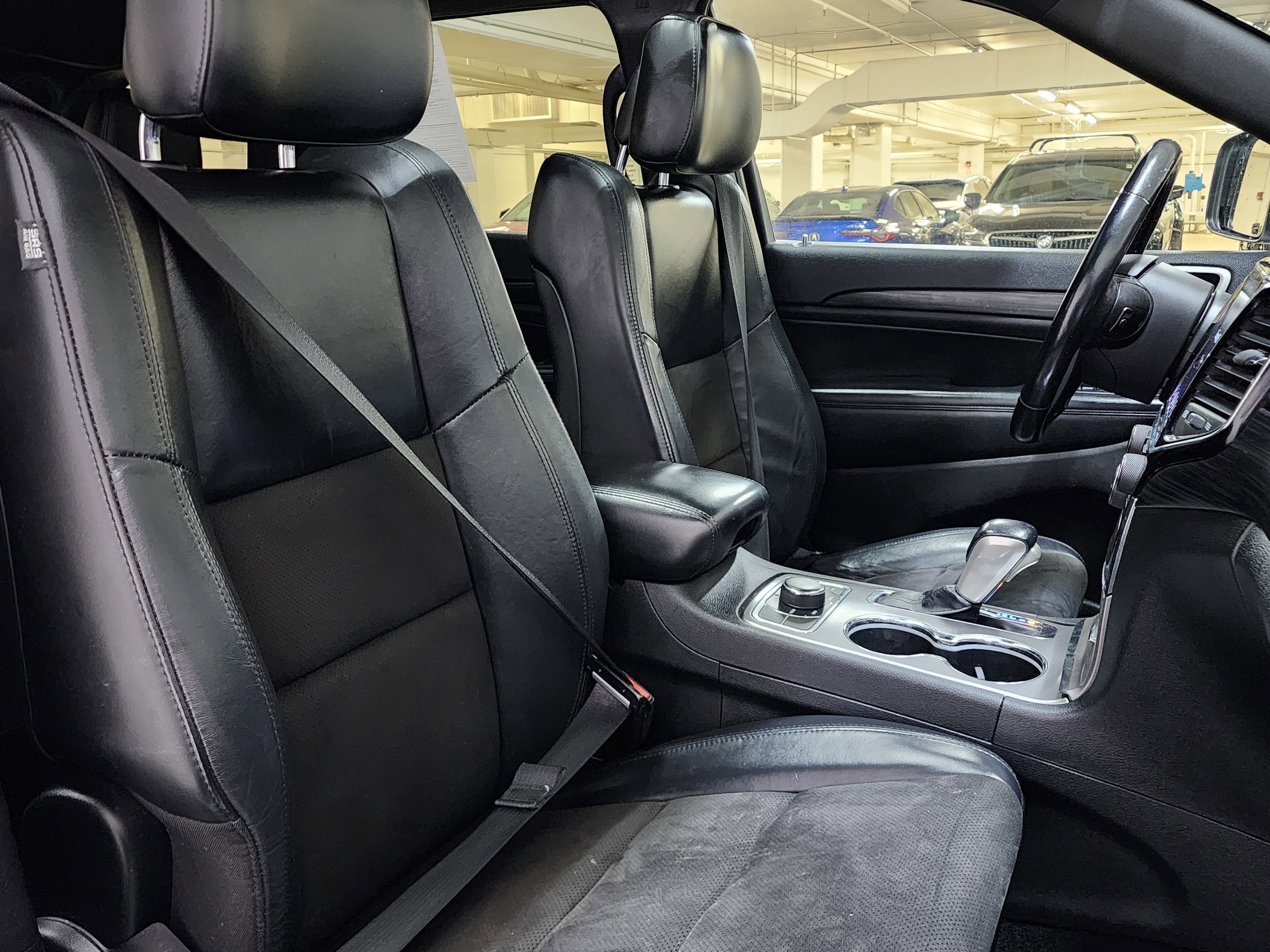 Used 2020 Jeep Grand Cherokee Laredo w/ Quick Order Package 2BN North image 23