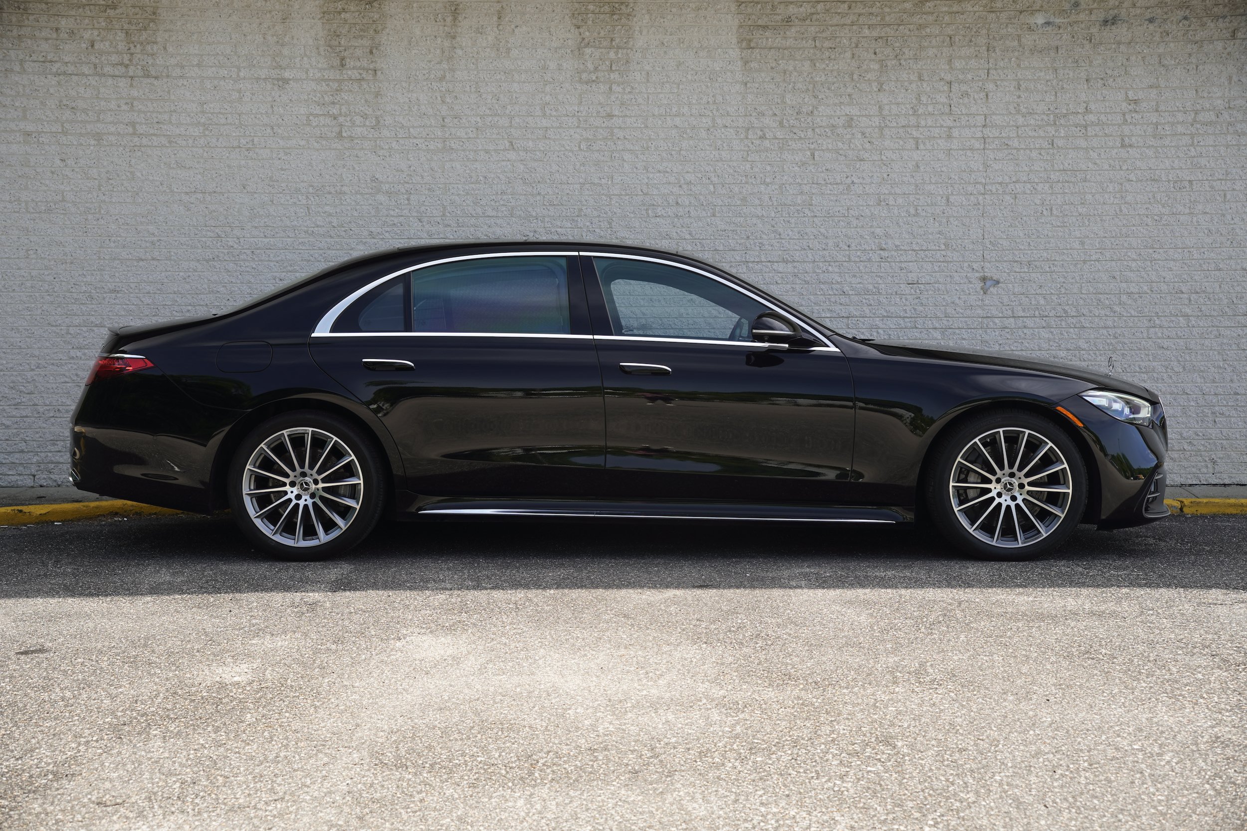 Used 2022 Mercedes-Benz S 500 4MATIC w/ AMG Line Package image 9
