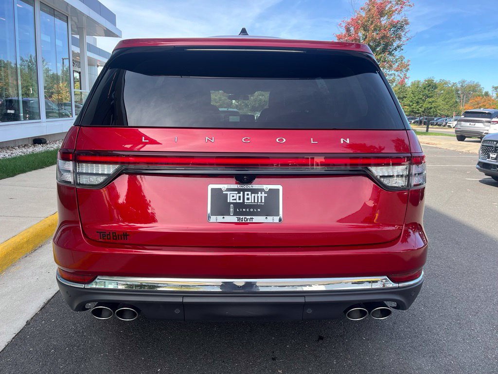 Used 2025 Lincoln Aviator AWD w/ Equipment Group 101A image 7