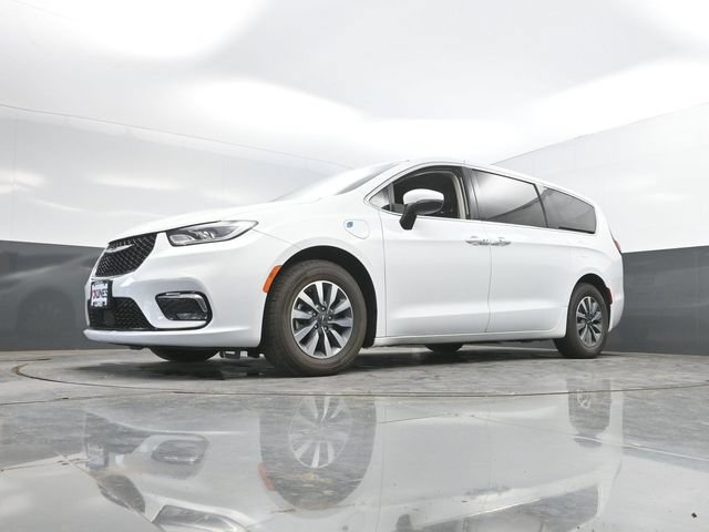 Used 2023 Chrysler Pacifica Touring-L FWD image 48