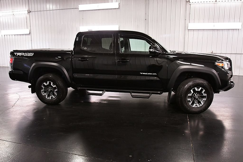 Used 2023 Toyota Tacoma TRD Off-Road w/ Advanced Technology Package AWD/4WD image 8