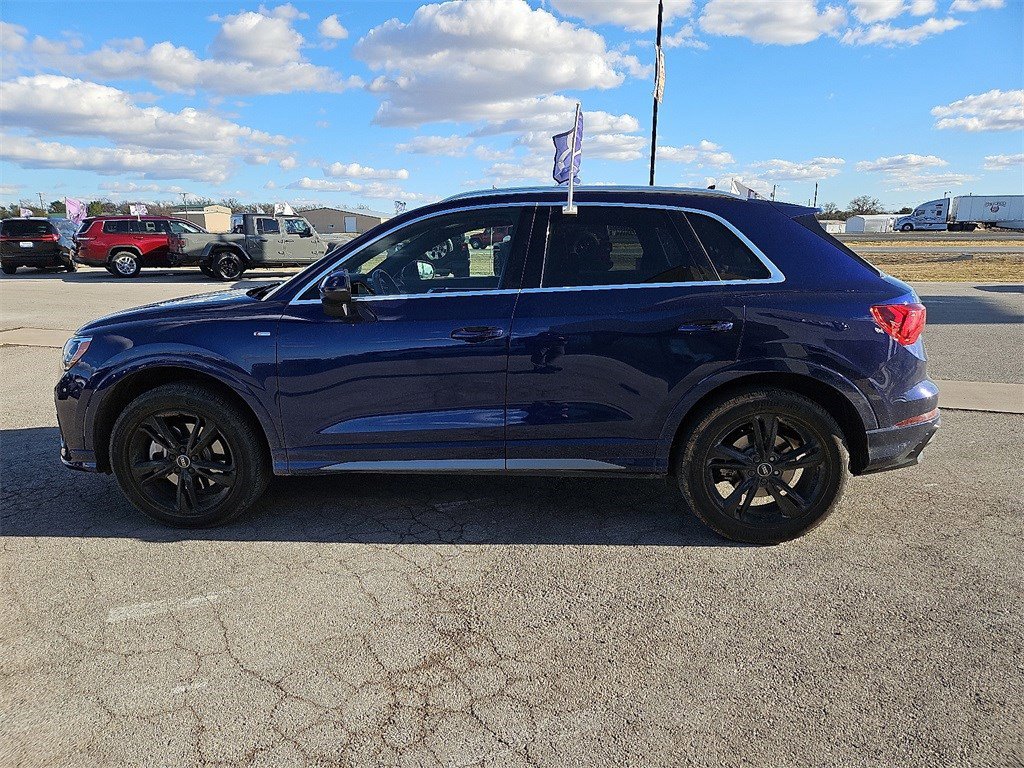 Used 2022 Audi Q3 2.0T Premium w/ Convenience Package image 3