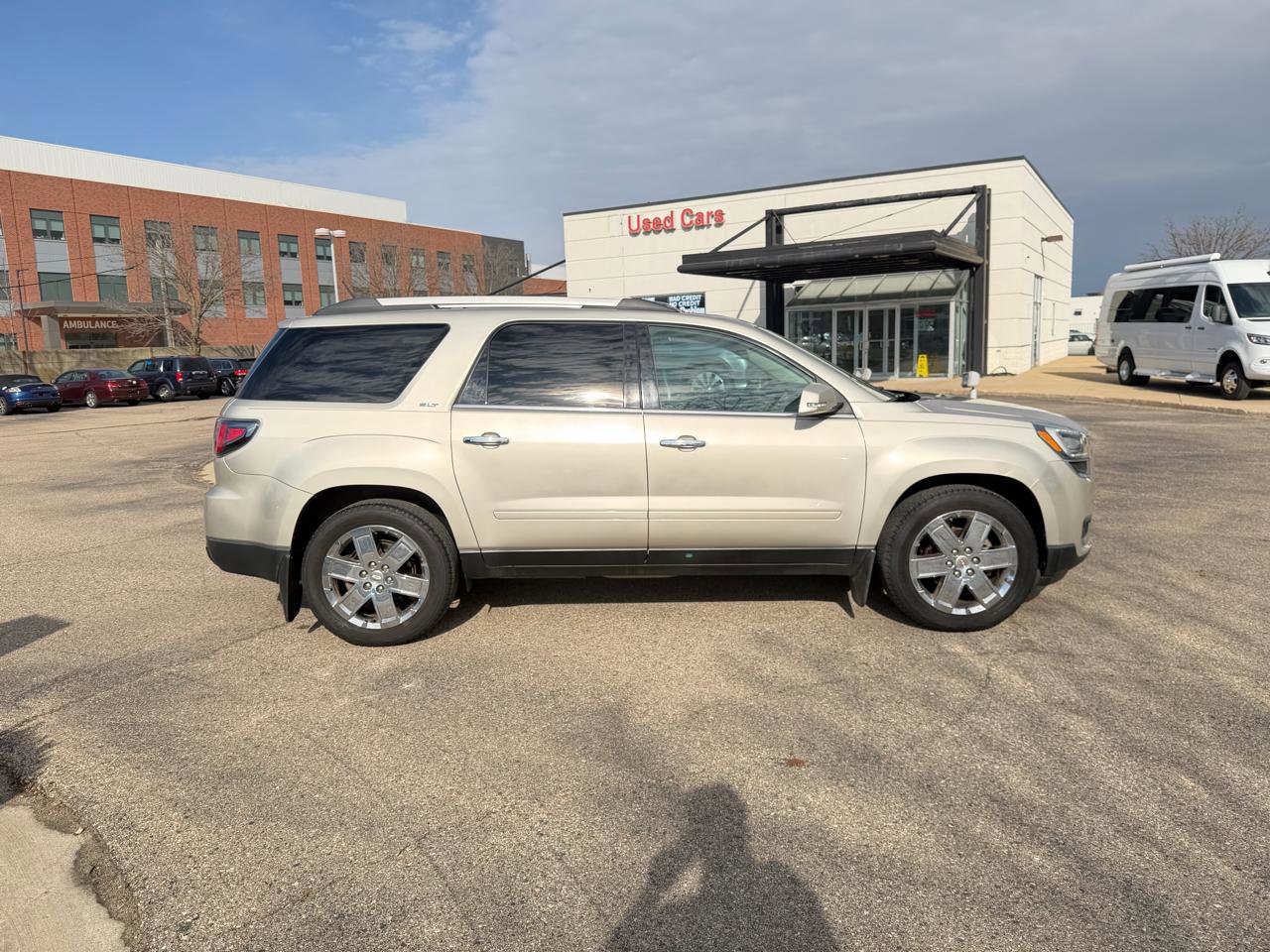 Used 2017 GMC Acadia Limited SLT AWD/4WD image 4