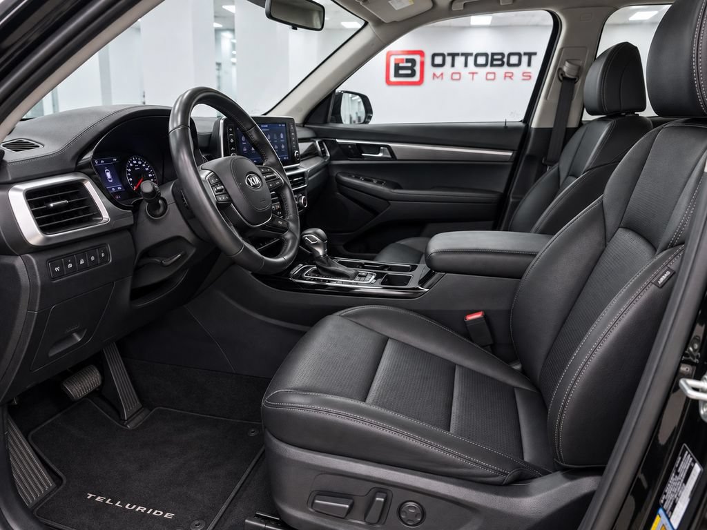 Used 2020 Kia Telluride LX FWD image 14