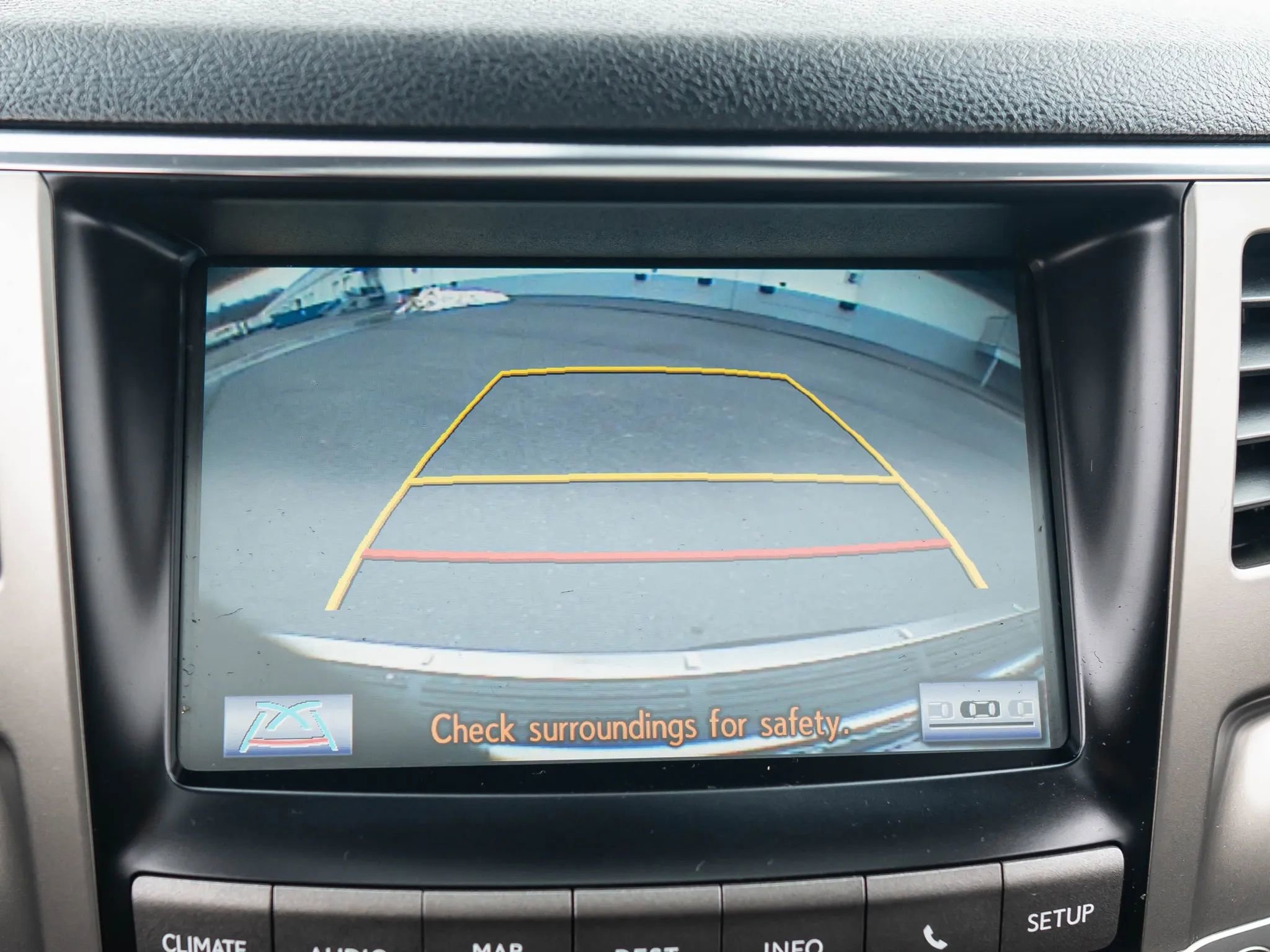 Used 2015 Lexus LX 570 4WD image 32