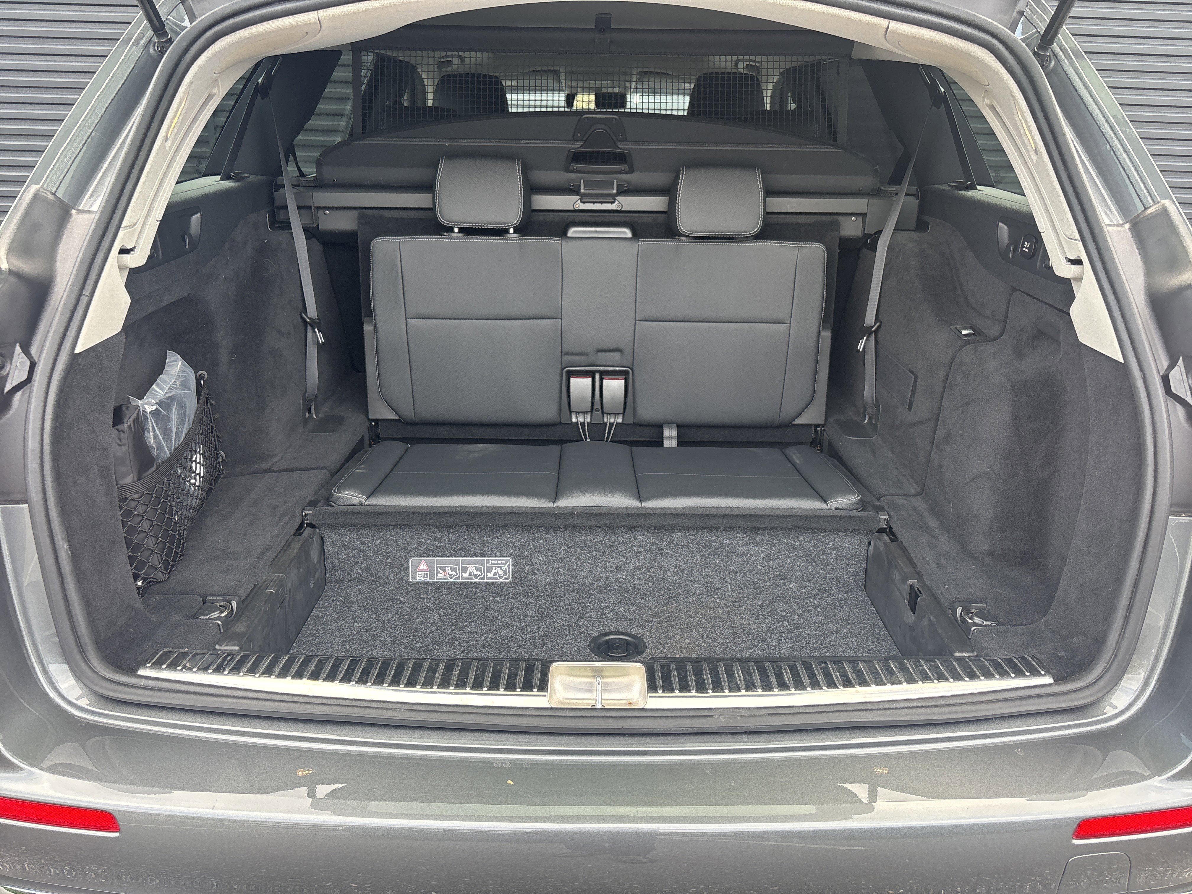 Used 2018 Mercedes-Benz E 400 4MATIC Wagon image 23