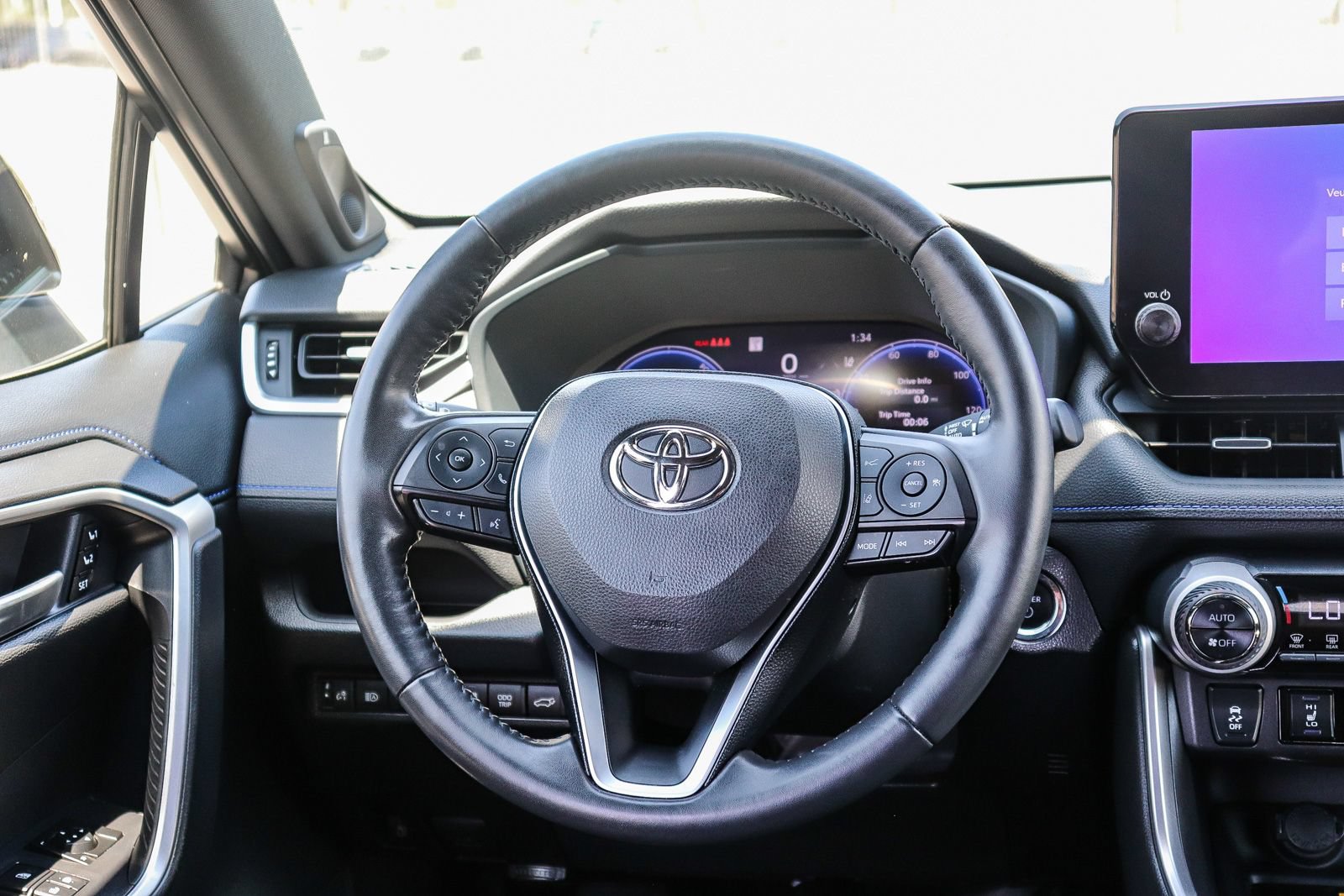 Certified 2024 Toyota RAV4 XSE w/ Advanced Technology Package AWD/4WD image 18