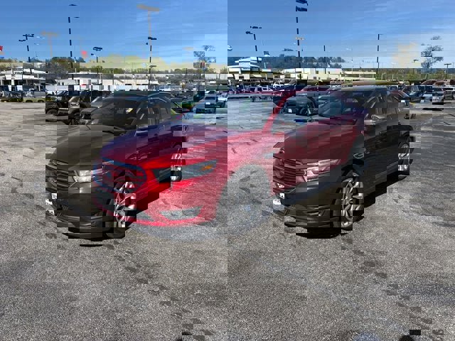 Used 2017 Ford Taurus Limited FWD image 1