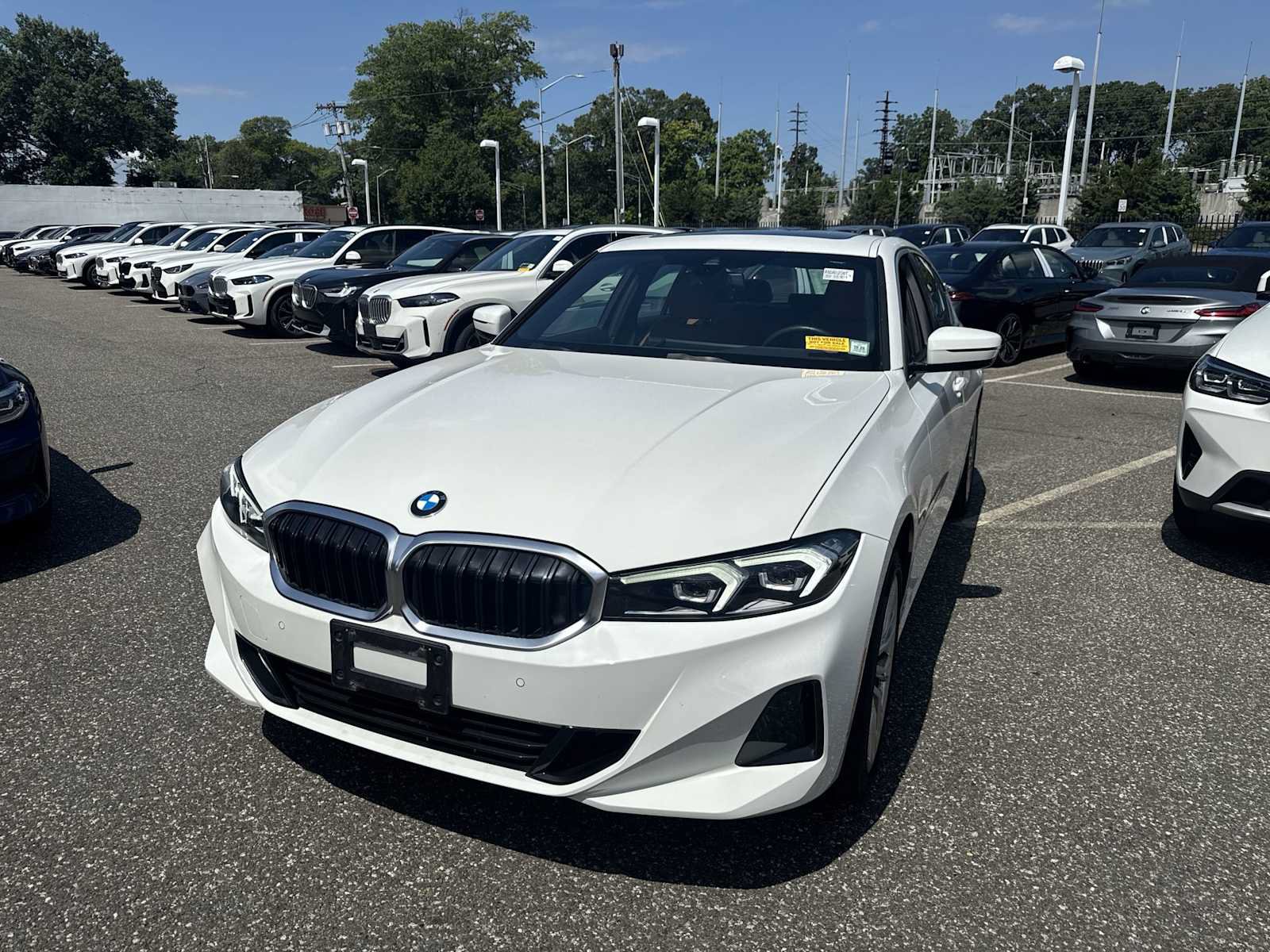 Used 2024 BMW 330i xDrive Sedan w/ Convenience Package AWD/4WD image 4