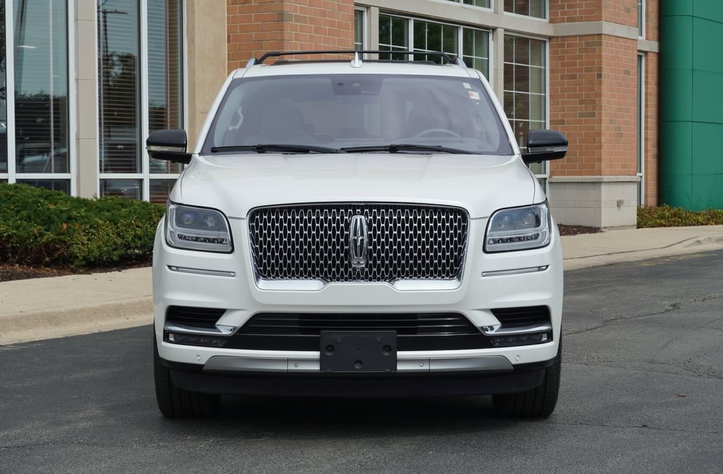 Used 2018 Lincoln Navigator Reserve w/ Technology Package AWD/4WD image 3
