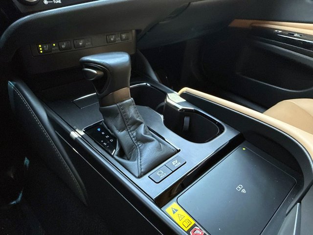 Used 2025 Lexus ES 300h w/ Premium Package FWD image 26
