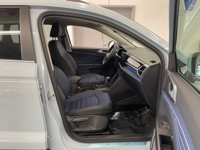 Used 2025 Volkswagen Taos SEL w/ Black Wheel Plus Package AWD/4WD image 11