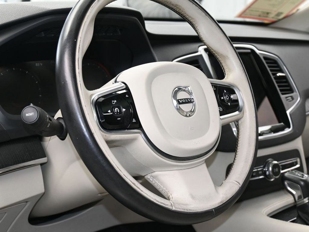 Used 2020 Volvo XC90 T5 Momentum w/ Protection Package Premier image 14