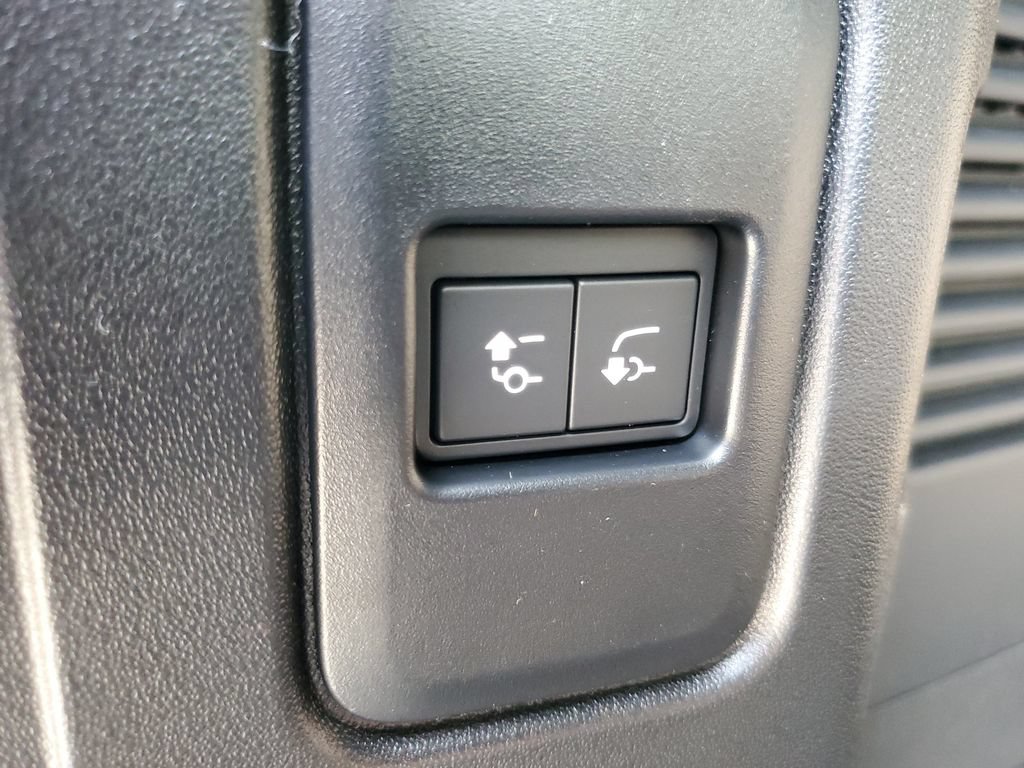 New 2026 Land Rover Defender 130 X-Dynamic SE AWD/4WD image 35
