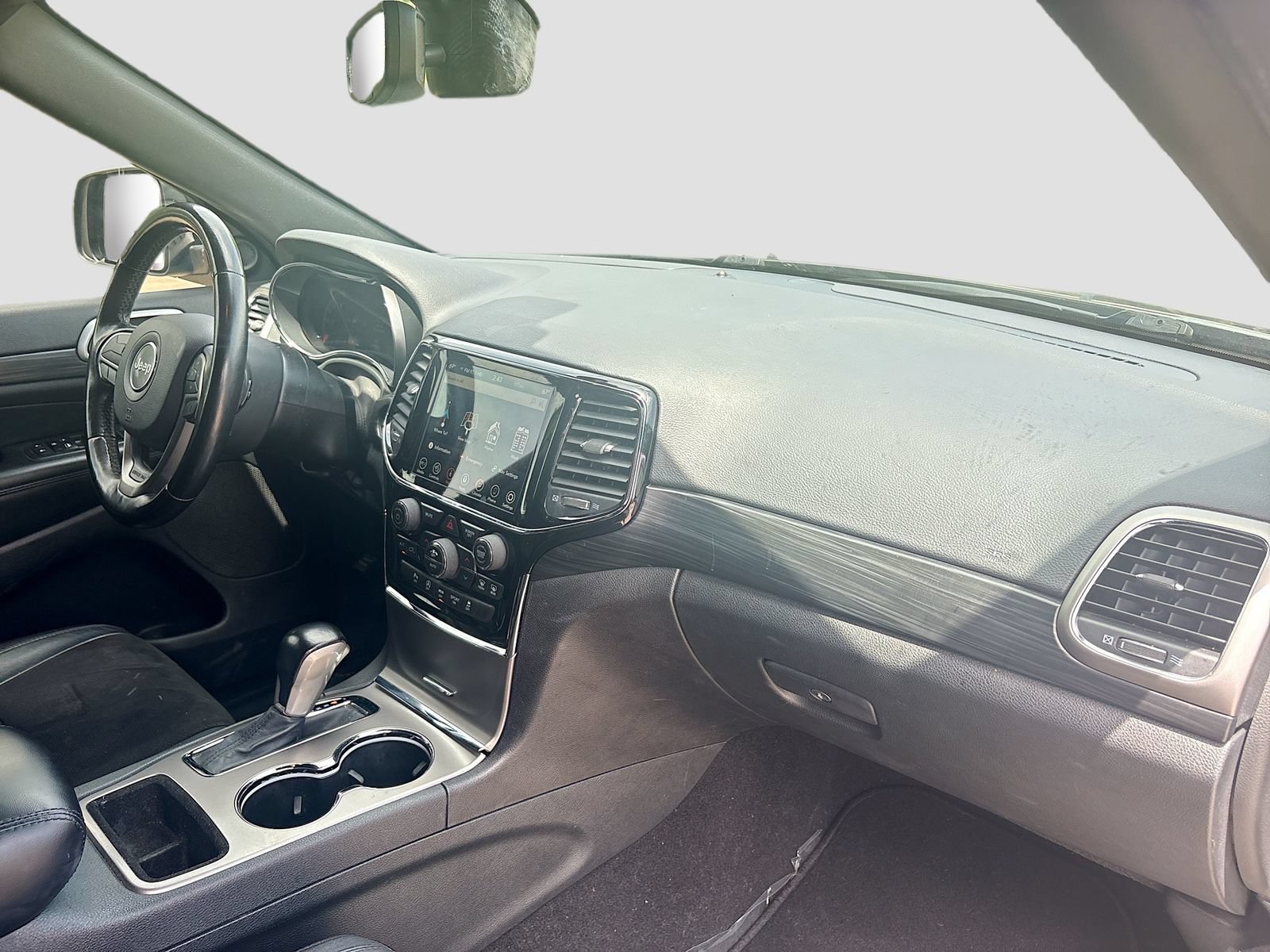 Used 2020 Jeep Grand Cherokee Altitude RWD image 30