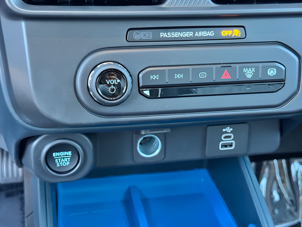 New 2026 Ford Maverick XLT w/ XLT Luxury Package FWD image 18