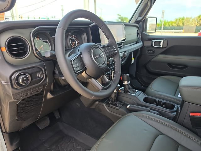Used 2025 Jeep Gladiator Mojave AWD/4WD image 11