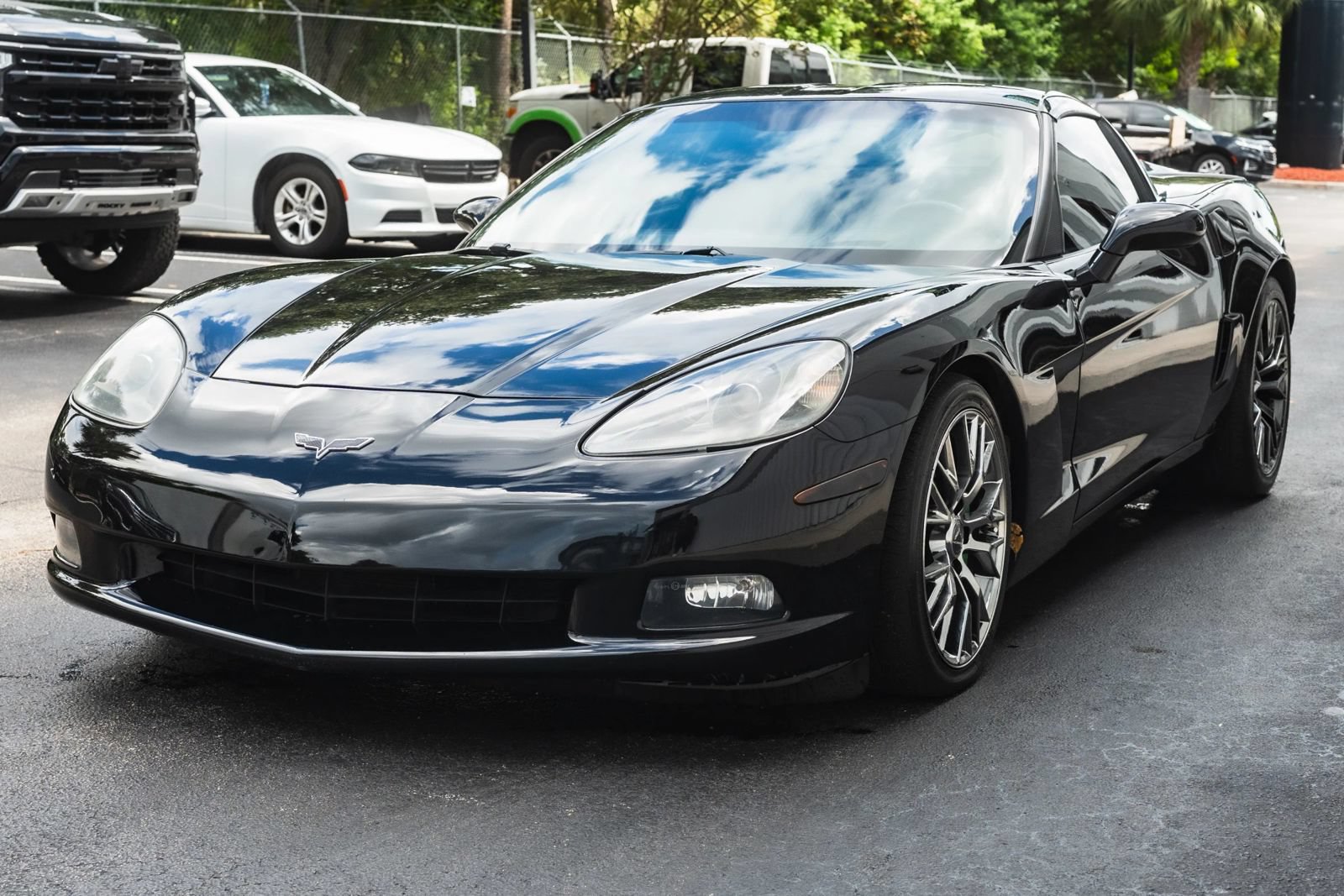 Used 2009 Chevrolet Corvette Coupe w/ Preferred Equipment Group RWD image 1