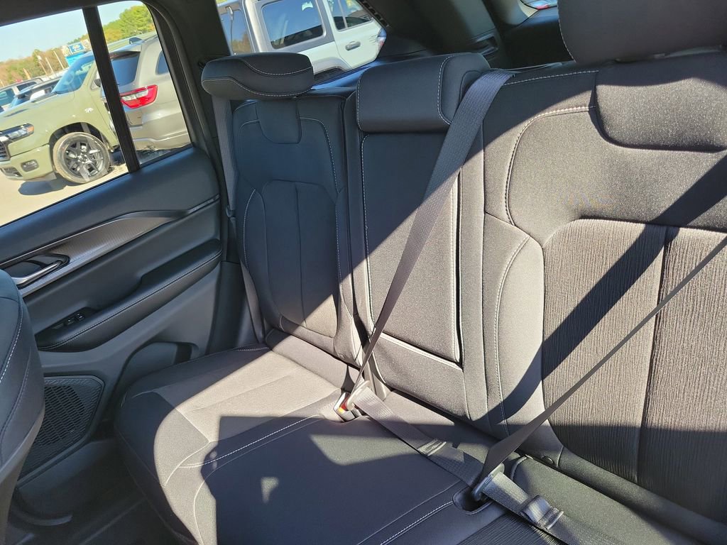 New 2025 Jeep Grand Cherokee Laredo X image 27