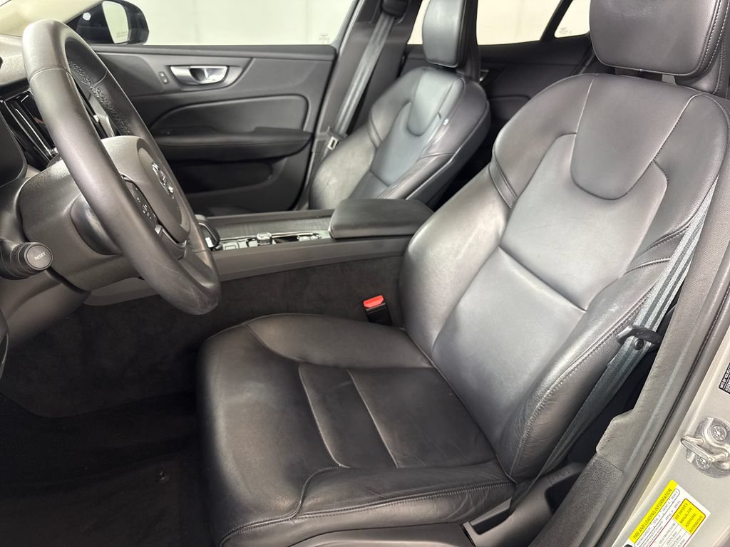 Used 2025 Volvo S60 B5 Core FWD image 10