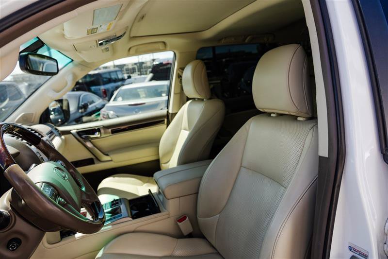 Used 2017 Lexus GX 460 Luxury AWD/4WD image 14