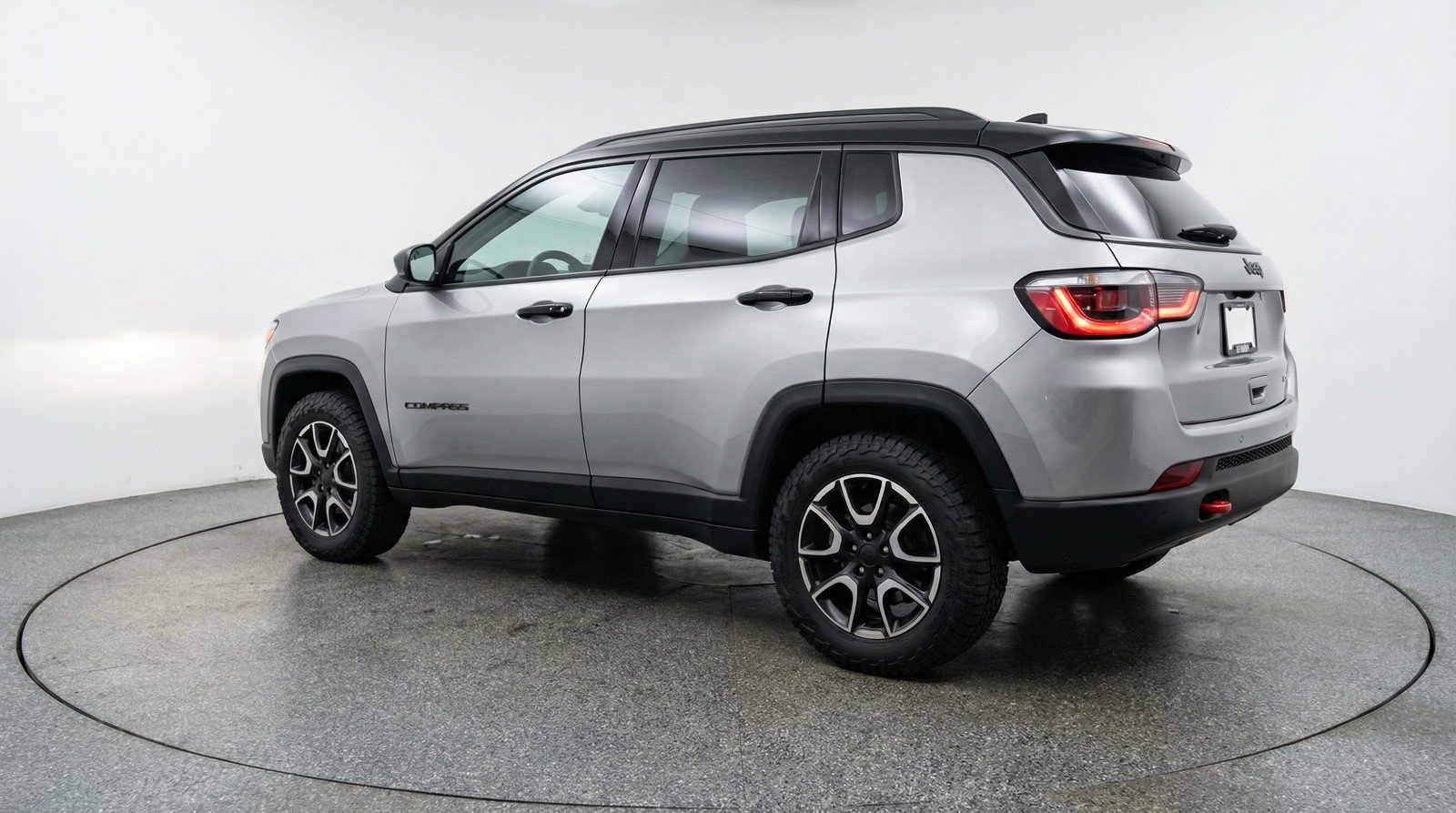 Used 2025 Jeep Compass Trailhawk AWD/4WD image 6