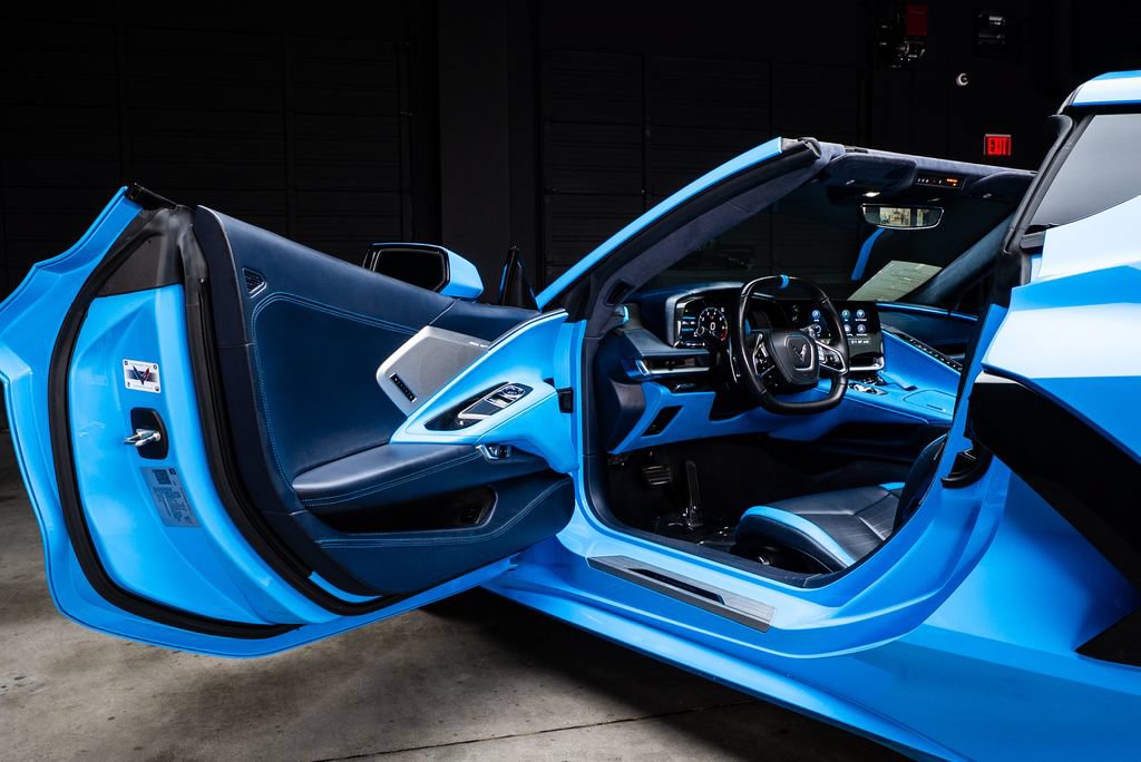 Used 2022 Chevrolet Corvette Stingray Premium Cpe w/ Battery Protection Package RWD image 22