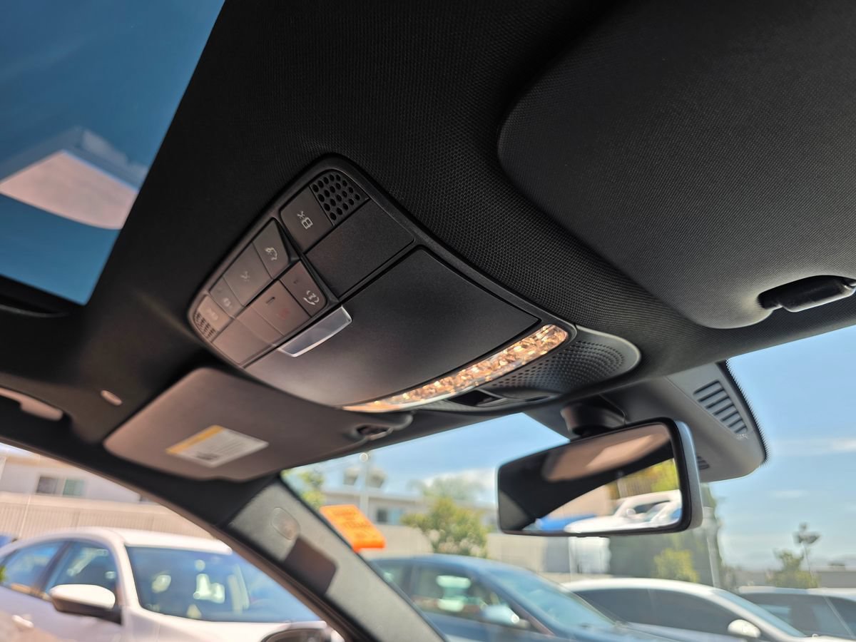Used 2020 Mercedes-Benz C 300 Sedan image 18
