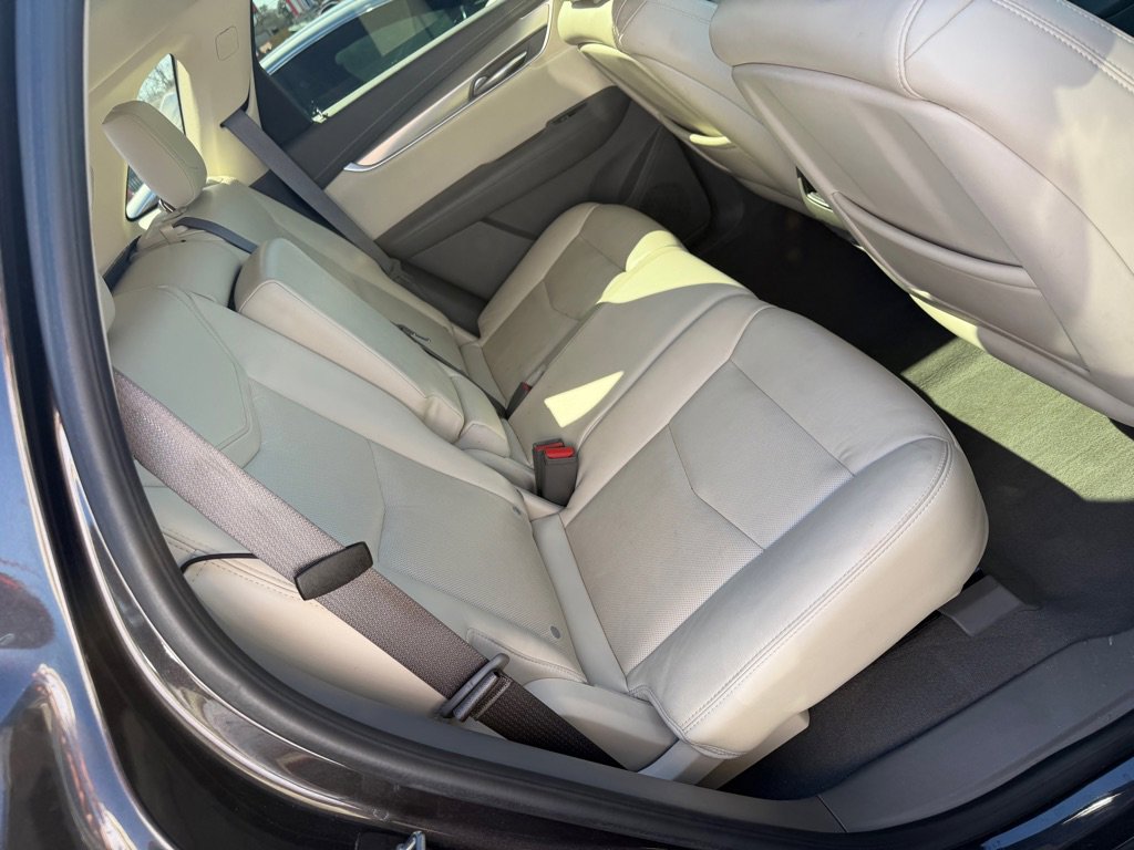 Used 2018 Cadillac XT5 Luxury w/ Driver Awareness Package FWD image 26