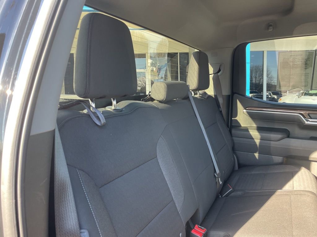 Used 2025 Chevrolet Silverado 1500 LT image 28