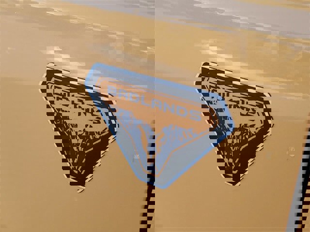 Used 2021 Ford Bronco Badlands image 8