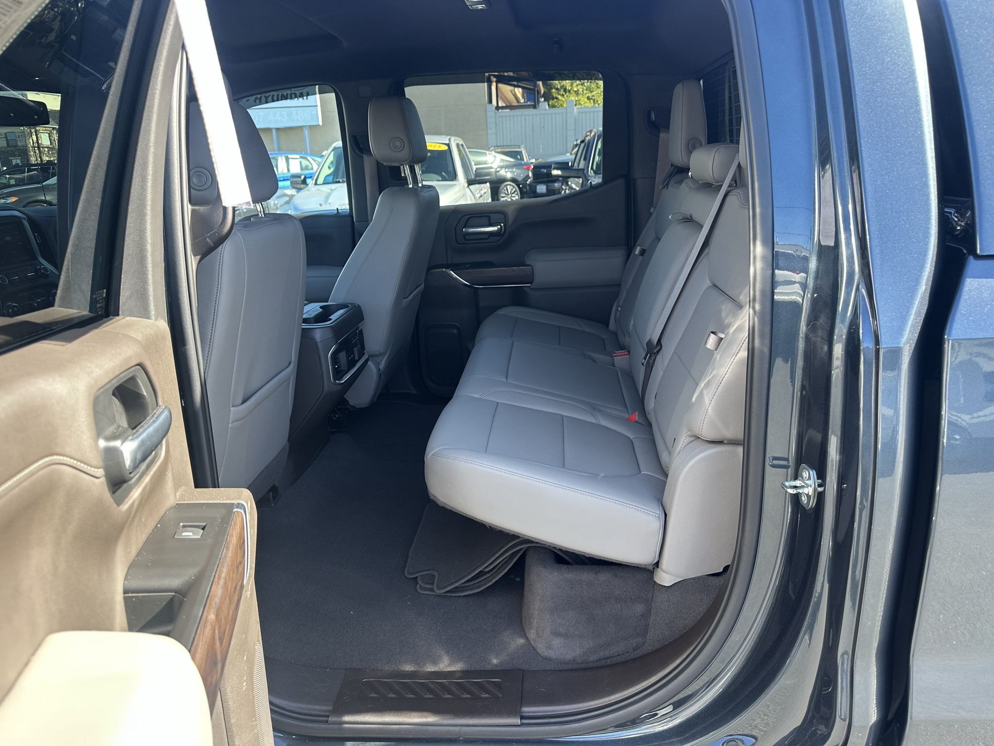 Used 2020 GMC Sierra 1500 SLT w/ SLT Premium Package AWD/4WD image 18