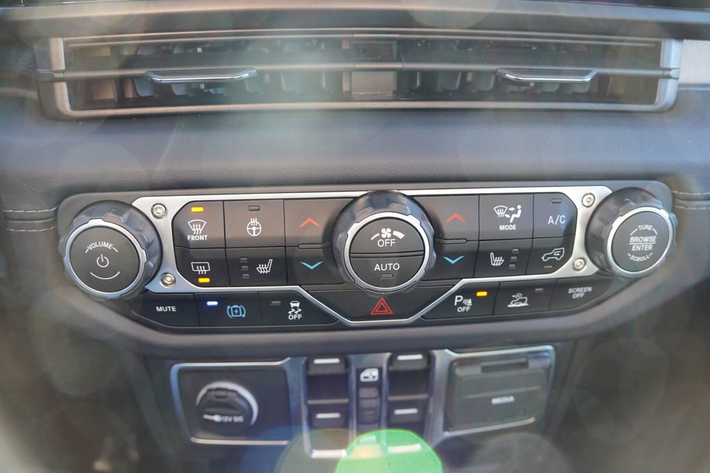 Certified 2025 Jeep Wrangler Unlimited Sahara w/ Safety Group image 25