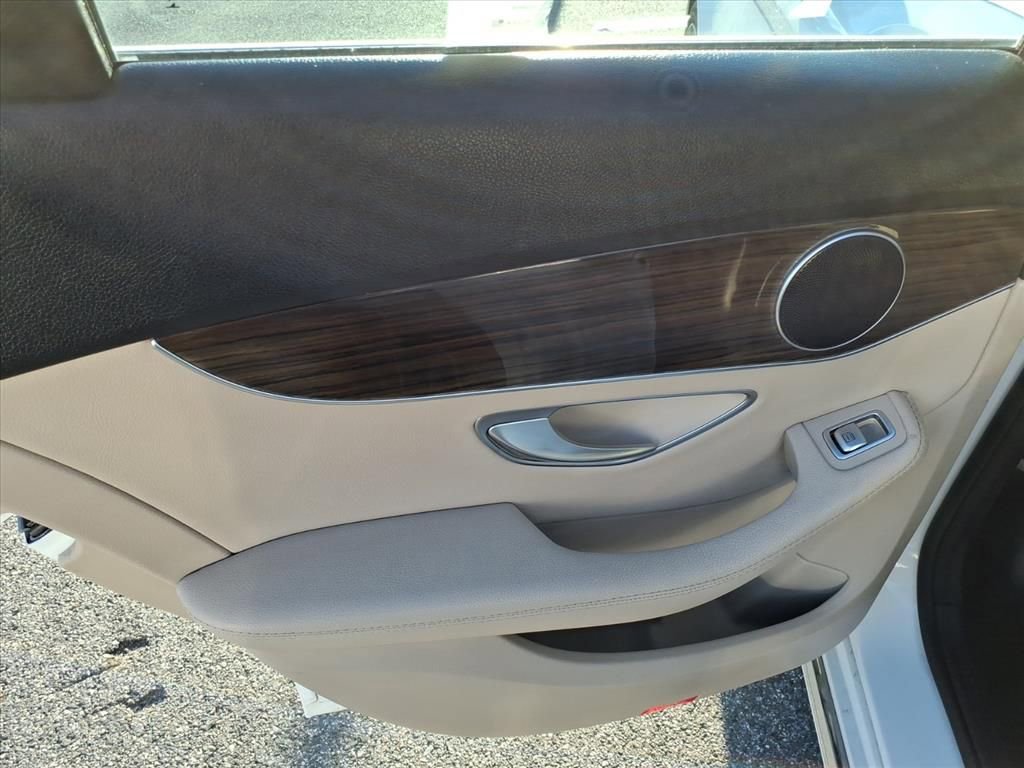 Used 2019 Mercedes-Benz C 300 Sedan image 21