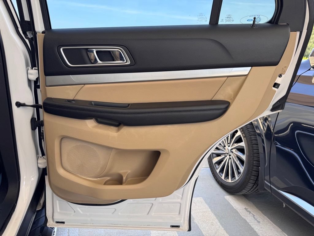 Used 2017 Ford Explorer XLT w/ Equipment Group 202A FWD image 22