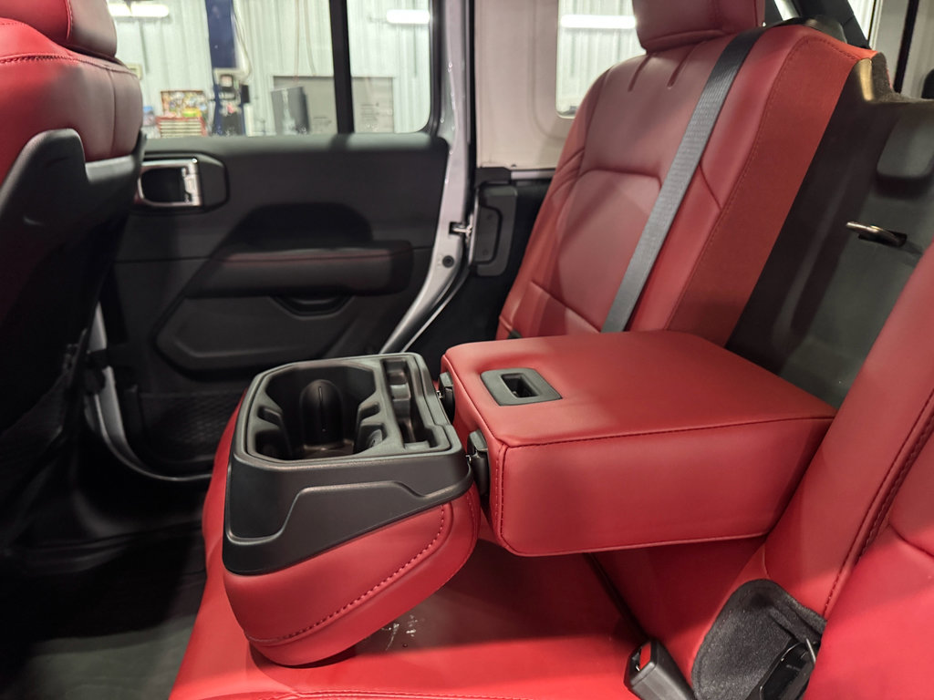 Used 2024 Jeep Wrangler Unlimited Rubicon 392 image 8
