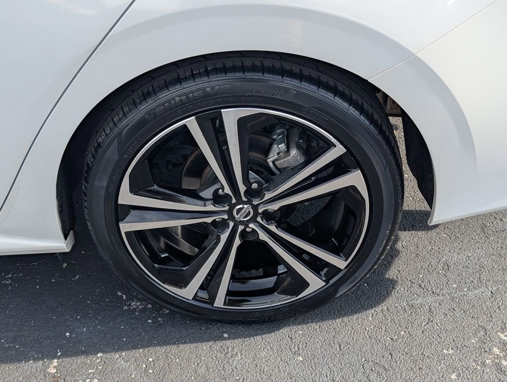 Used 2023 Nissan Sentra SR w/ SR Premium Package image 24