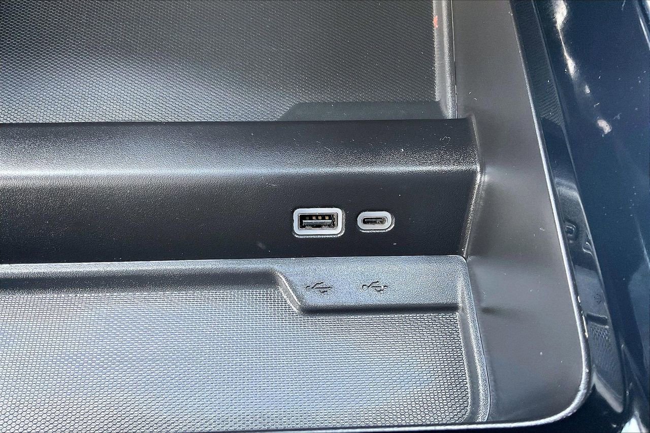 Used 2025 Chevrolet Tahoe LT image 18