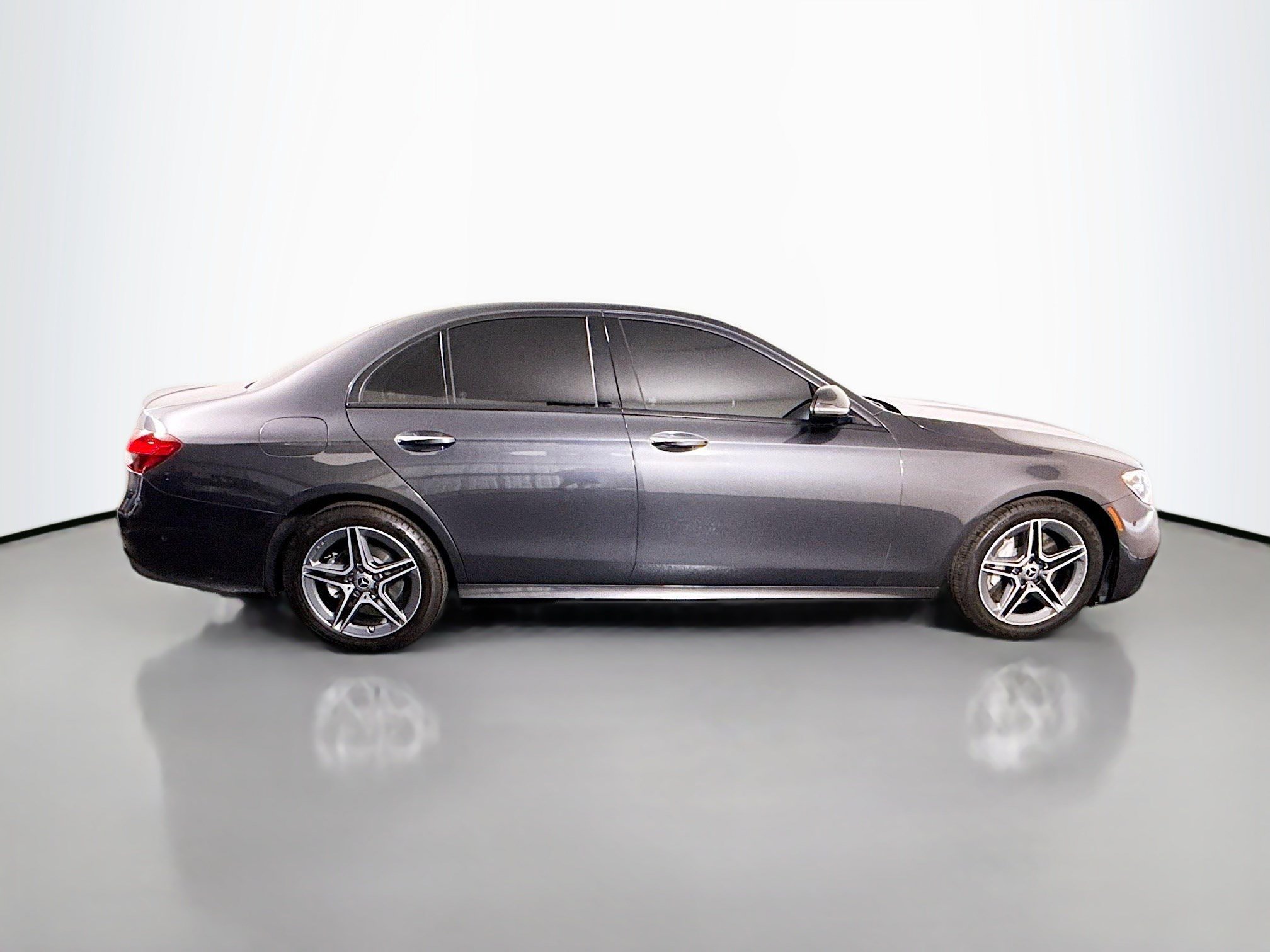 Used 2022 Mercedes-Benz E 350 Sedan w/ AMG Line Exterior image 11