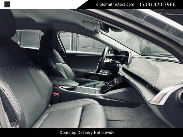 Used 2025 Lucid Air Pure RWD image 19